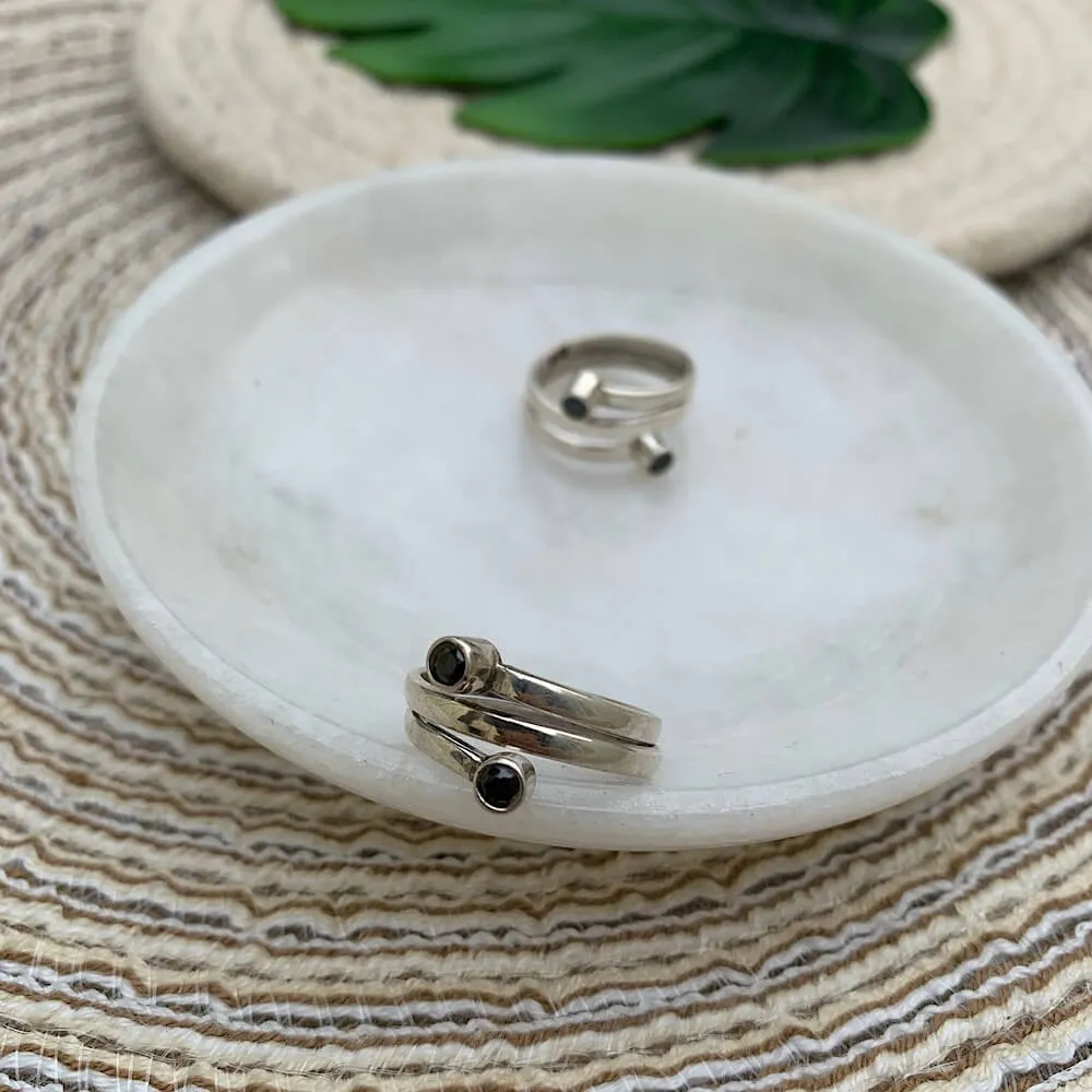 Black Twirl Toe Ring
