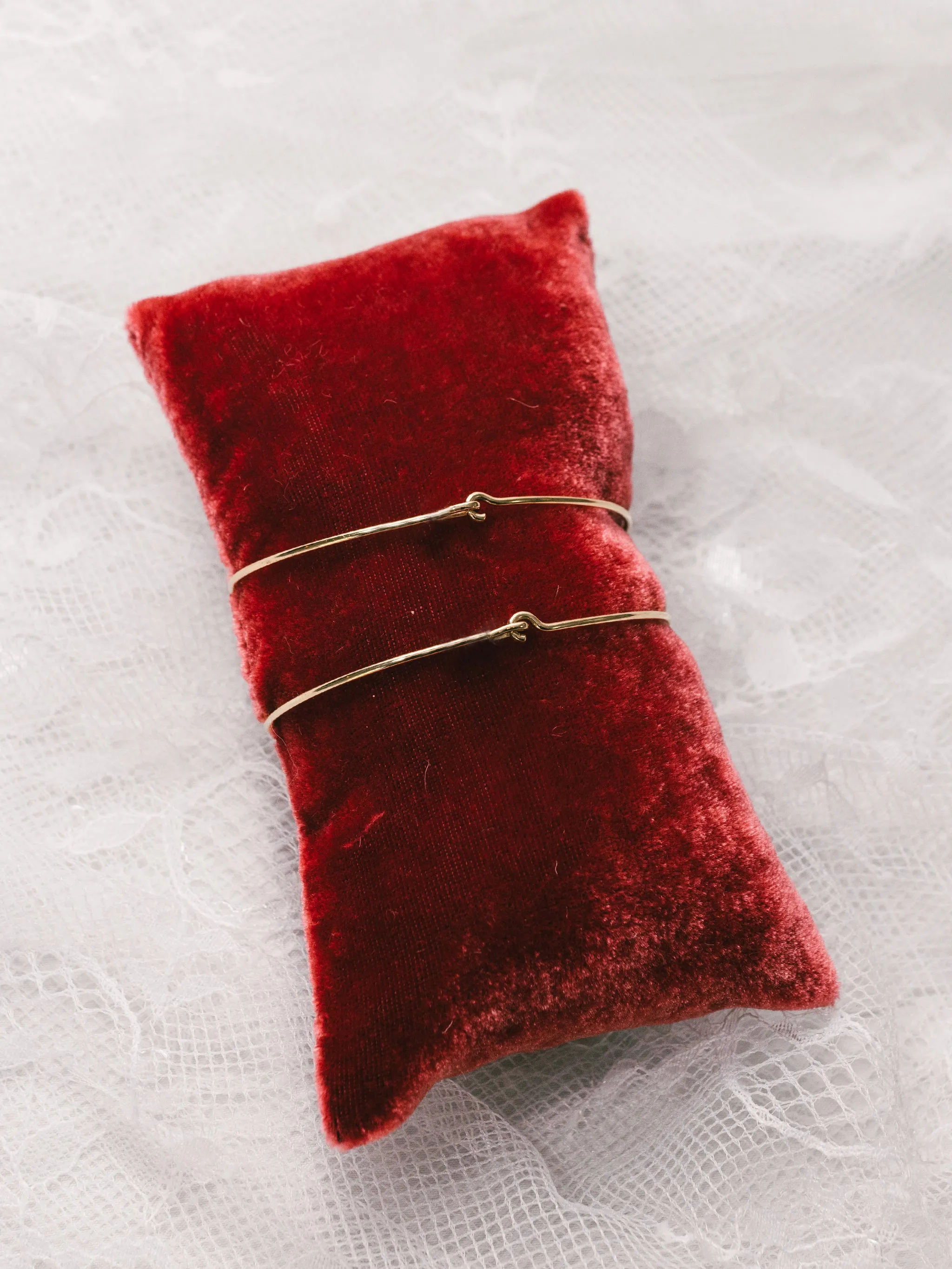 Golden Thread Clasp Bracelet